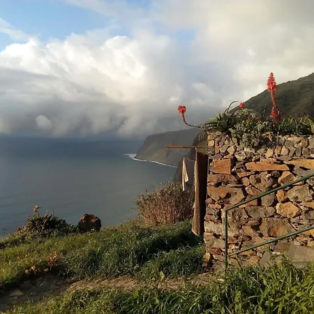 Erdhaus Hébergement de vacances Fajã da Ovelha