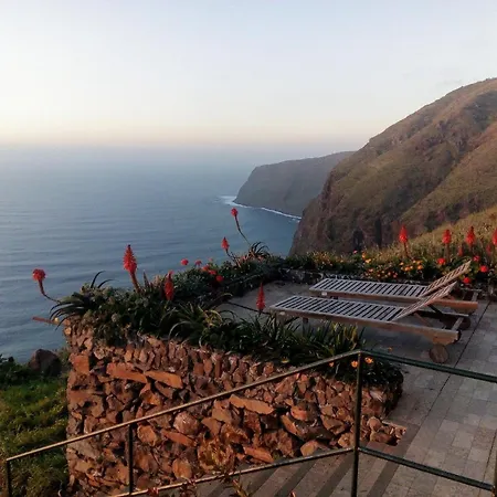 Hébergement de vacances Erdhaus Fajã da Ovelha